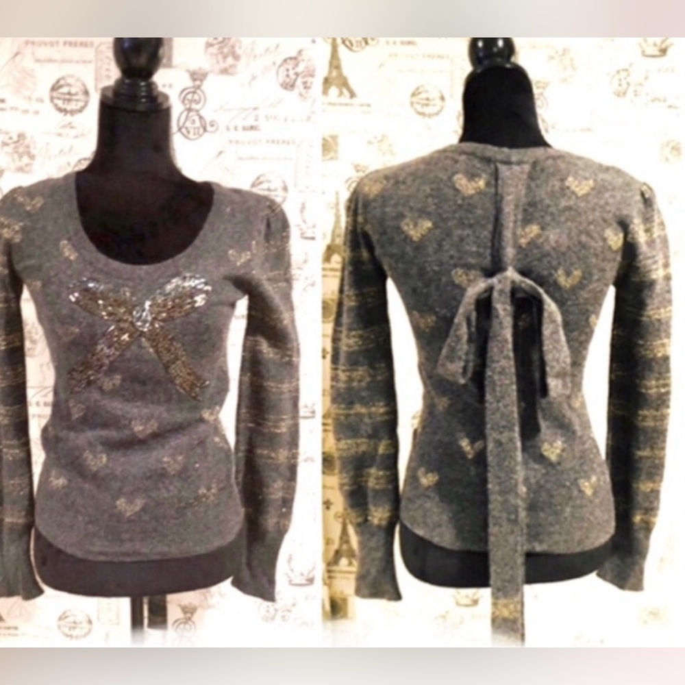 Large 10 FEET DESIGNER GORGEOUS DETAIL GRAY SWEATER W/ GOLD HEARTS - Picture 8 of 9